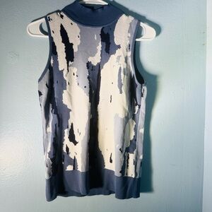 Abstract Pattern Sleeveless Knit Tank Top in Blue and Cream